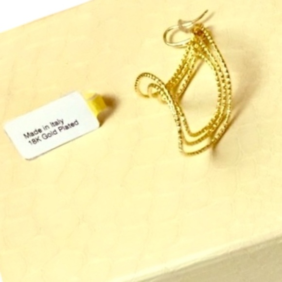 🆕 NWT 18K gold plated STATEMENT EARRINGS triple hanging earrings - Picture 1 of 9